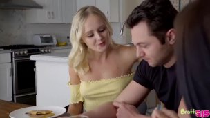 Novinha Gostosa Dando Pro Tio Aumente Sua Rola 11 943829572