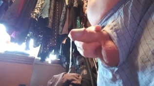 HUGE BALLS HUGE CUMSHOTS