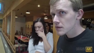 Hunt4k. Pour La Pareja Pobre Necesita Efectivo Para Comprar Y Hunter