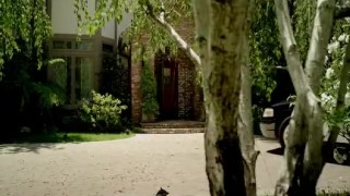 Jes Macallan – Femme Fatales