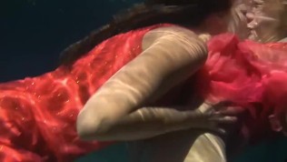 Lilia Mihalkova and Natalia Kupalka underwater lesbians