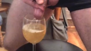 Mecalpha pissing (golden)