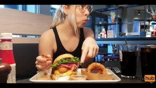 MissJenniP – VLOG #1 A Day With Me Lots Of Pee Food Fetish