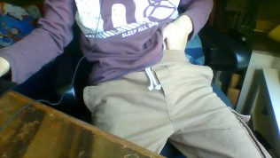 Pornos schauen, dabei wichsen