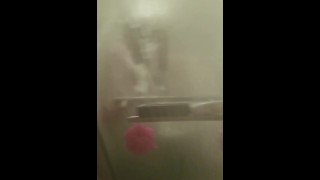 Toastie showers with us