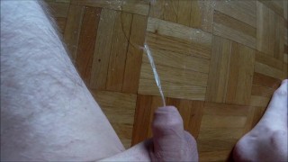 Une grosse envie! (Solo male pee)