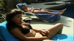 Vintage outdoor shemale+shemale anal