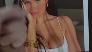 Addison Rae Cum Tribute MASSIVE CUMSHOT