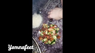 Avondeten met arabische slaaf