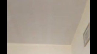 ينيك في صحبتو بعد دوش