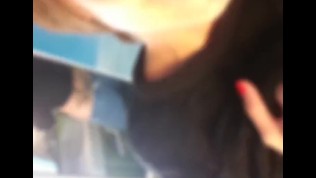 In the train – Dans le train by Vic Alouqua