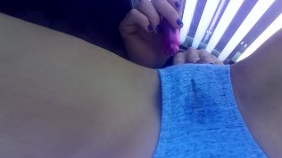 Playing with Pussy in the Tanning Bed