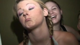 redheat girl fucking on college party
