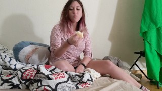 Russian Twitch streamer PlushkaNyashka eats white and likes it