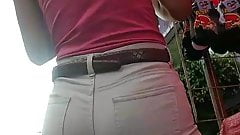 Una pequena flaquita muy rica