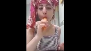 9hba maroc – قحبة شمالية تمص خيزو