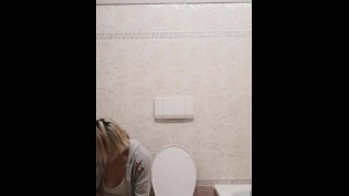 assolo sulla tazza del water.mp4