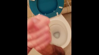 Branlette d’une très grosse queue avec ejaculation !