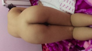 Chinese girlfriend at home sex play striptease