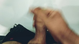 Кончил в джинсах