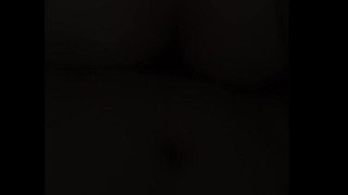 я ей киску почесал