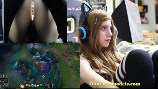 GamerGirl Cums As She Tries To Play League of Legends