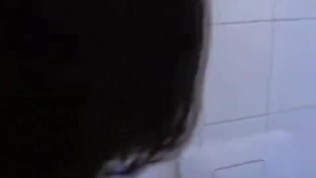 Geile Deutsche Milf fickt in der Toilette, jetzt-ficken.de