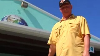 Hot redneck gives amazing oral