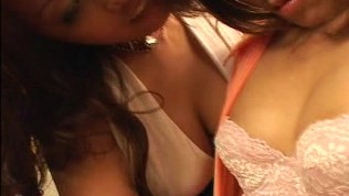 Japonesas En Un Probador