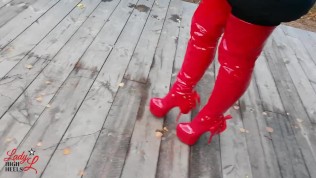 Lady L wait and smoking.