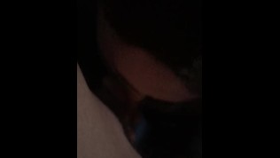 Moglie Troia mi spompina mentre il marito è a comprare il vino per la cena… Grazie.