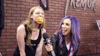 Pornstar Jelena Jensen interviews hot girls on the tremor sex toy at Exxxotica | CAM4 Radio